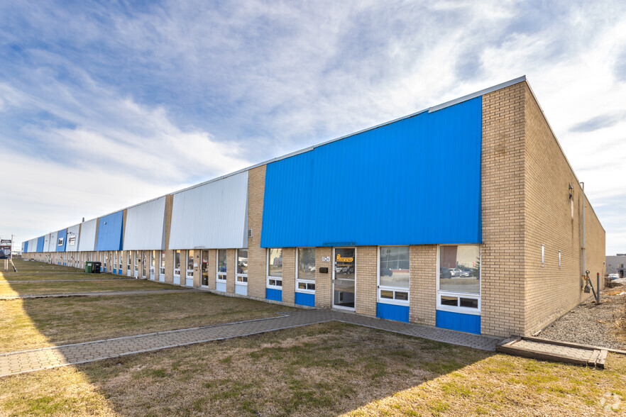 Primary Photo Of 650-840 Boul Du Curé-Boivin, Boisbriand Distribution For Lease