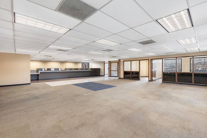 More Photos Of 200 N Public Rd, Lafayette Bank For Sale