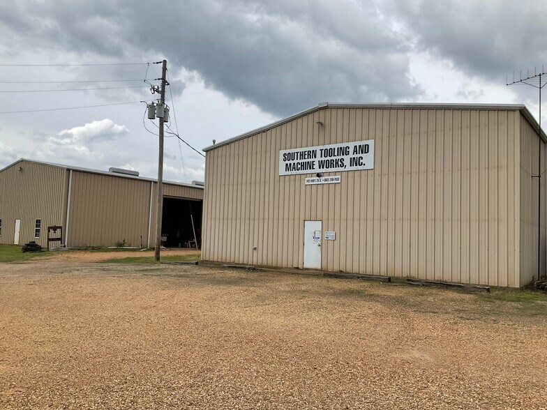 More Photos Of 1421 Highway 125 S, Amory Service For Sale
