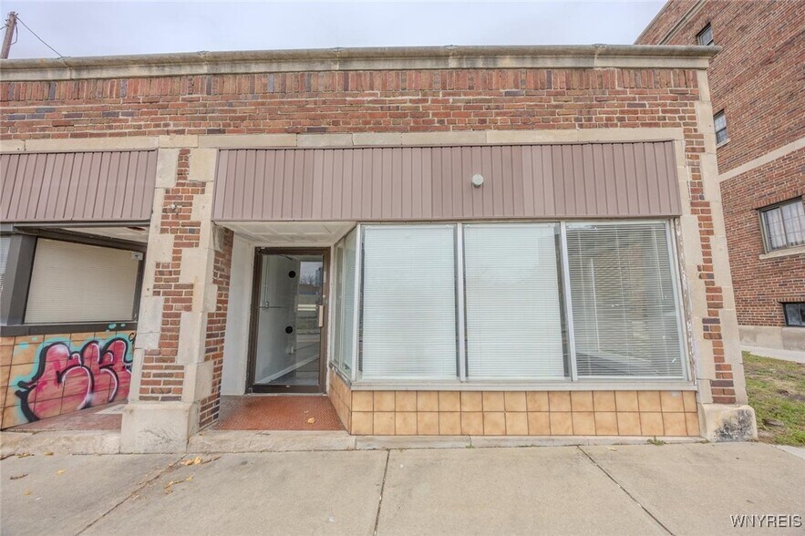 Primary Photo Of 524 Main St, Niagara Falls Industrial For Lease