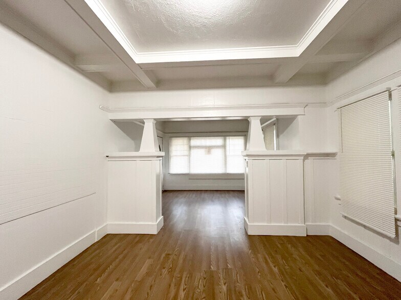 More Photos Of 458 W Vernon Ave, Los Angeles Apartments For Sale