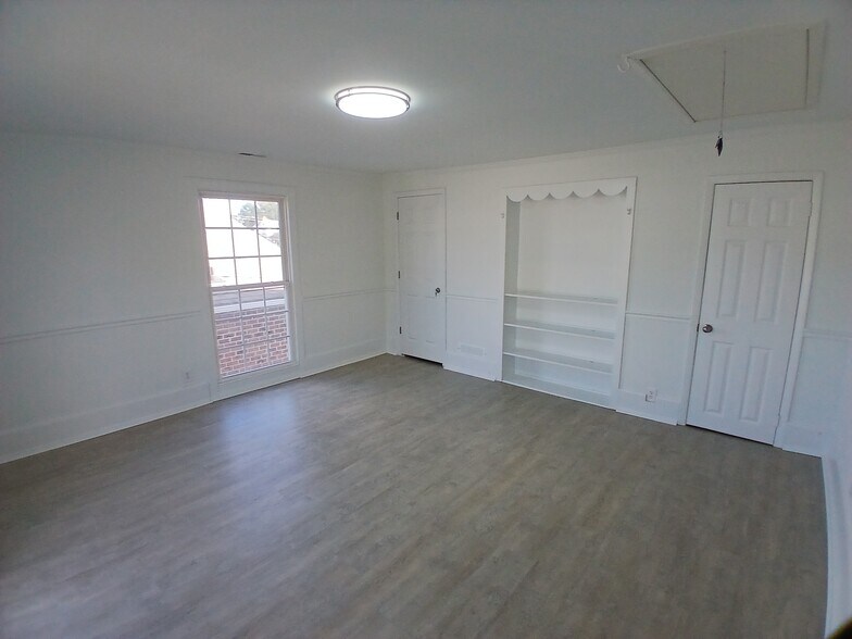 More Photos Of 119 W Main St, Youngsville Freestanding For Lease