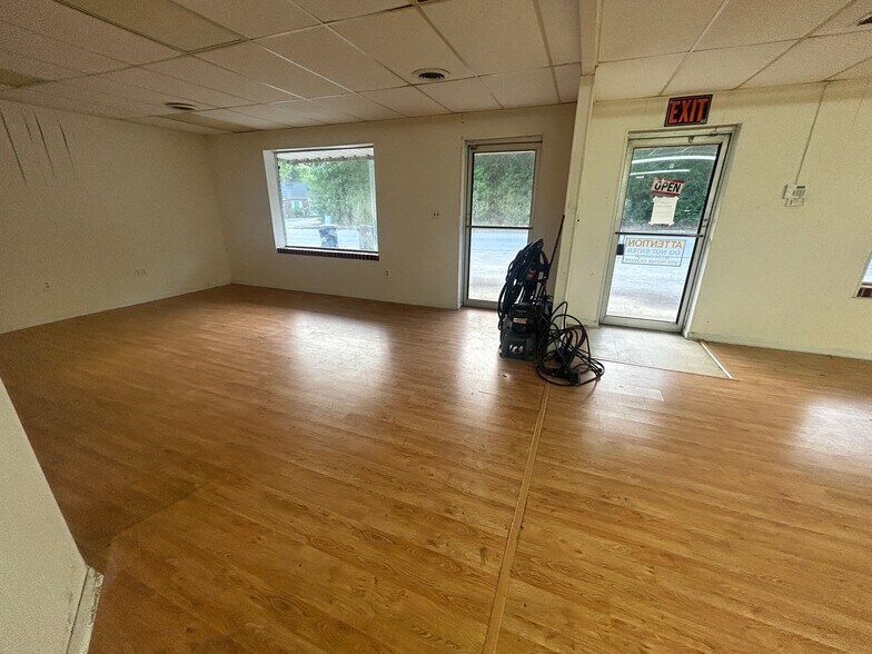 More Photos Of 4456 Rosemary St, Williston Office For Sale