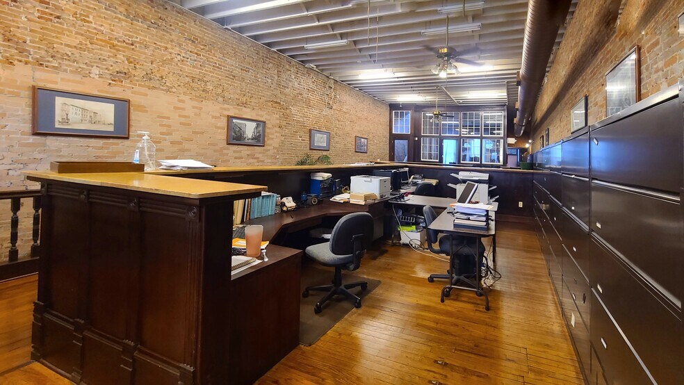 More Photos Of 310 Main St, Houston Office For Lease