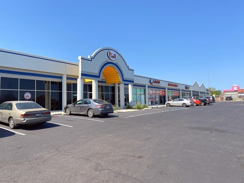 More Photos Of 3655 Fredericksburg Rd, San Antonio Unknown For Lease