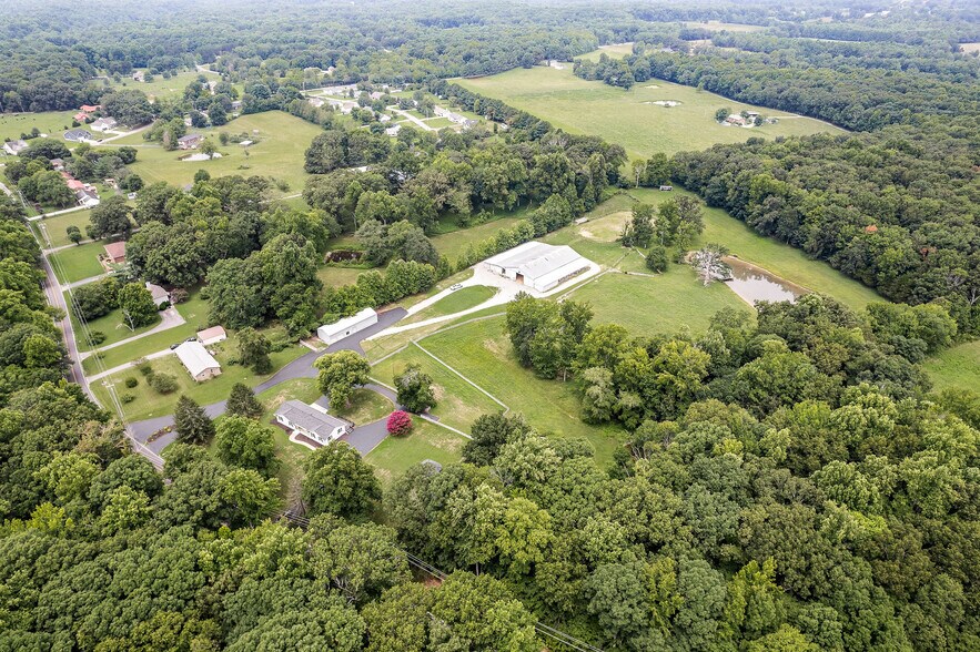 More Photos Of 1499 W Whitehall Rd, Cookeville Light Distribution For Sale