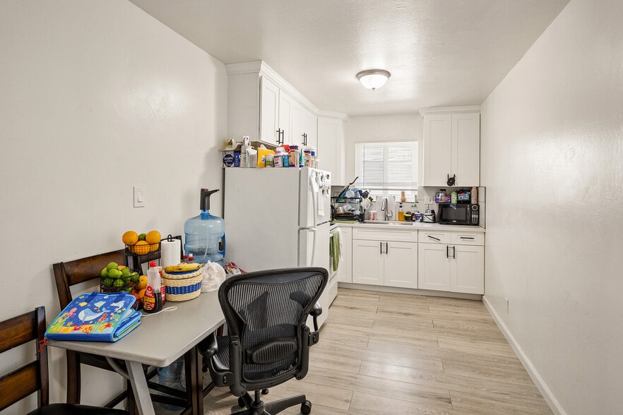 More Photos Of 557 Hampshire Ave, Redwood City Apartments For Sale