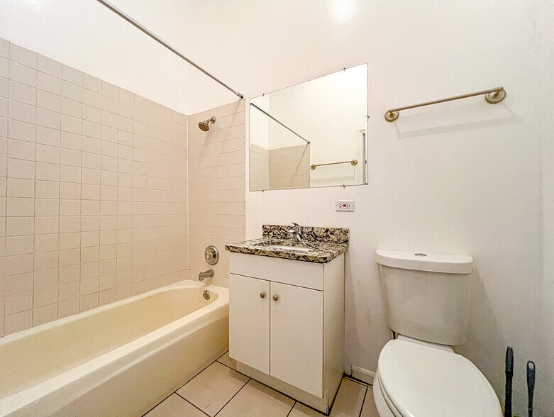 More Photos Of 5617 S Michigan Ave, Chicago Apartments For Sale