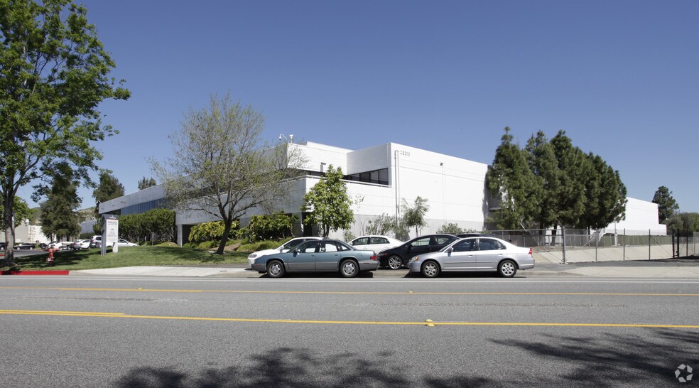 Primary Photo Of 28210 Avenue Stanford, Valencia Distribution For Lease