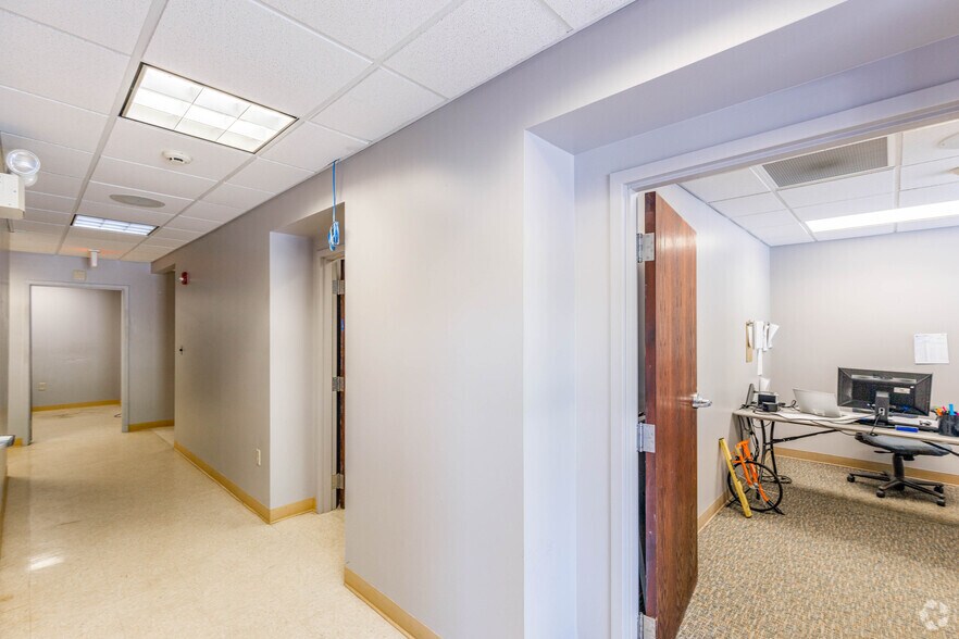 More Photos Of 3515 Washington Rd, McMurray General Retail For Sale