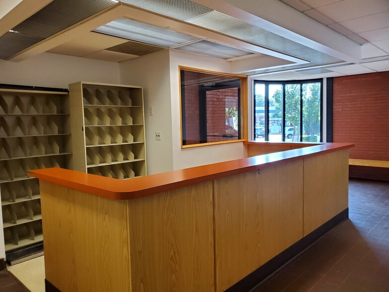 More Photos Of 720 Jackson St, Herndon Medical For Lease