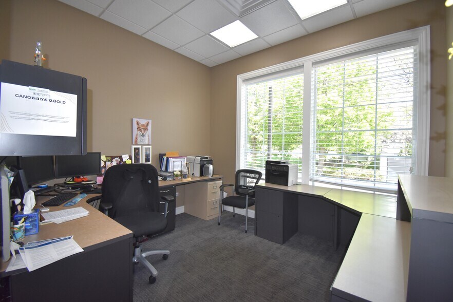 More Photos Of 219 White St, Frankfort Office Residential For Sale