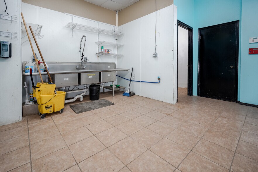 More Photos Of 6825 W Wilshire Blvd, Oklahoma City Theater Concert Hall For Sale