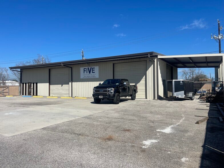 Primary Photo Of 332 Hwy 146 N, La Porte Warehouse For Lease