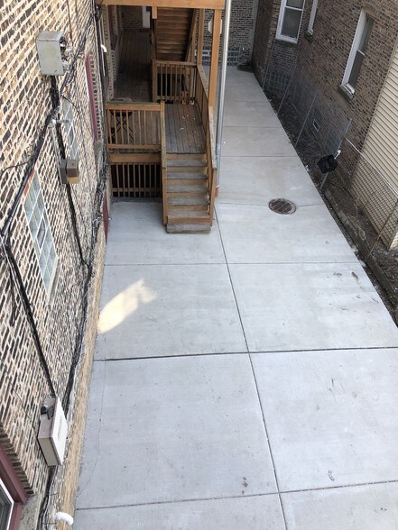More Photos Of 3548 W 15th St, Chicago Apartments For Sale