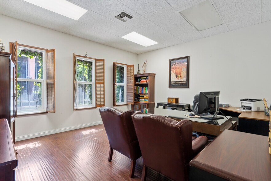 More Photos Of 444 W 10th St, Santa Ana Medical For Sale