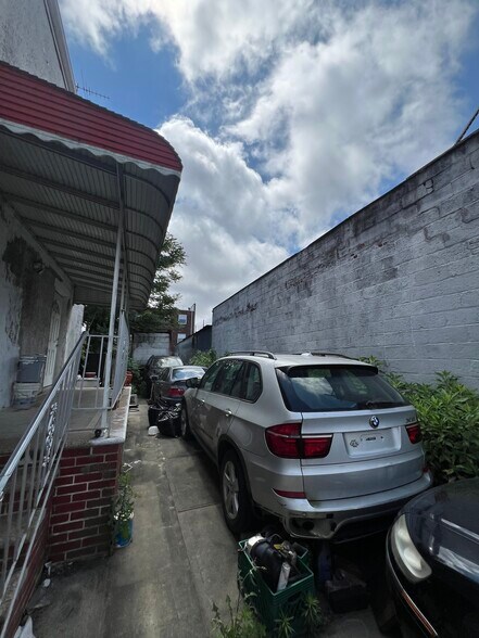 More Photos Of 994 Remsen Ave, Brooklyn Multifamily For Sale