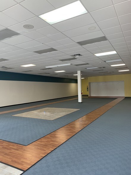 More Photos Of 6350 20th St, Vero Beach Freestanding For Lease