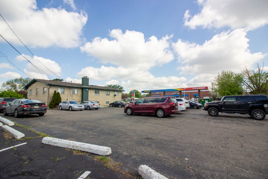 More Photos Of 23750 Gratiot Ave, Eastpointe Office Residential For Sale