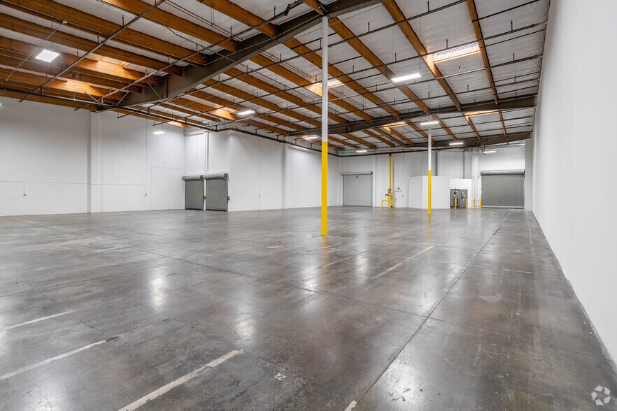 More Photos Of 2037-2077 S Vineyard Ave, Ontario Unknown For Lease