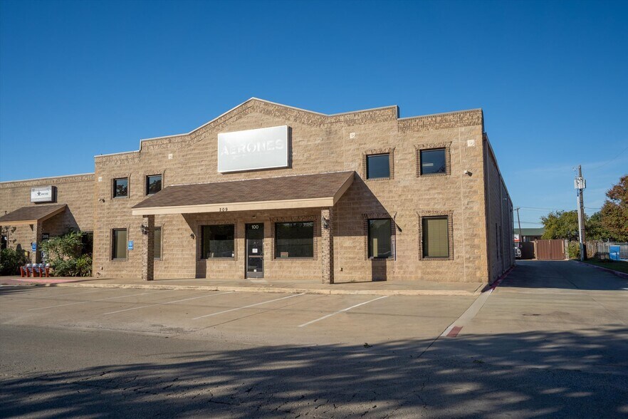 Primary Photo Of 209 S Shady Shores Dr, Lake Dallas Light Manufacturing For Lease