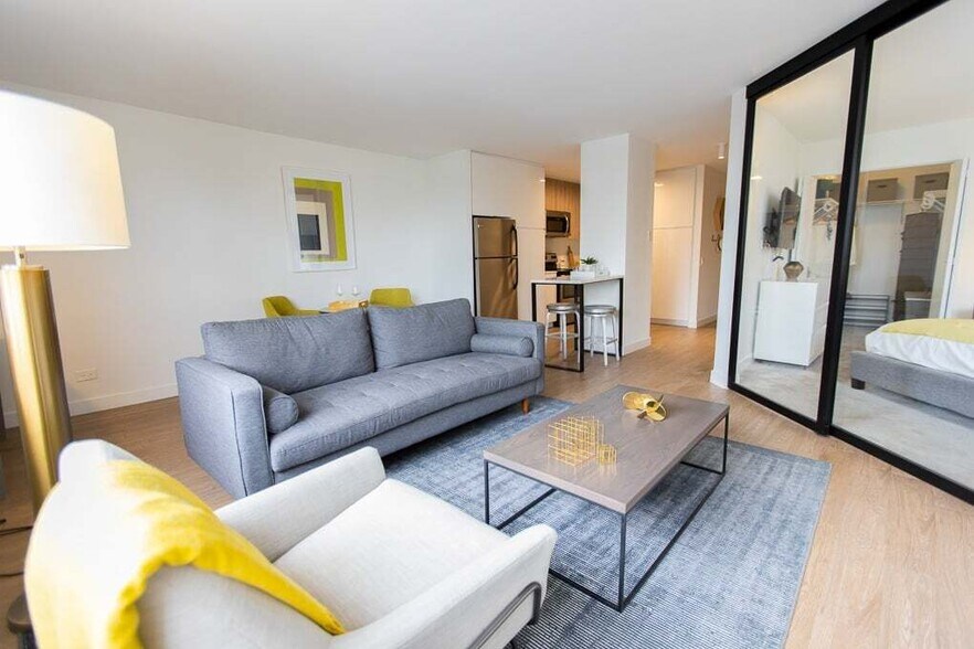 More Photos Of 2623-2627 N Clark St, Chicago Apartments For Lease