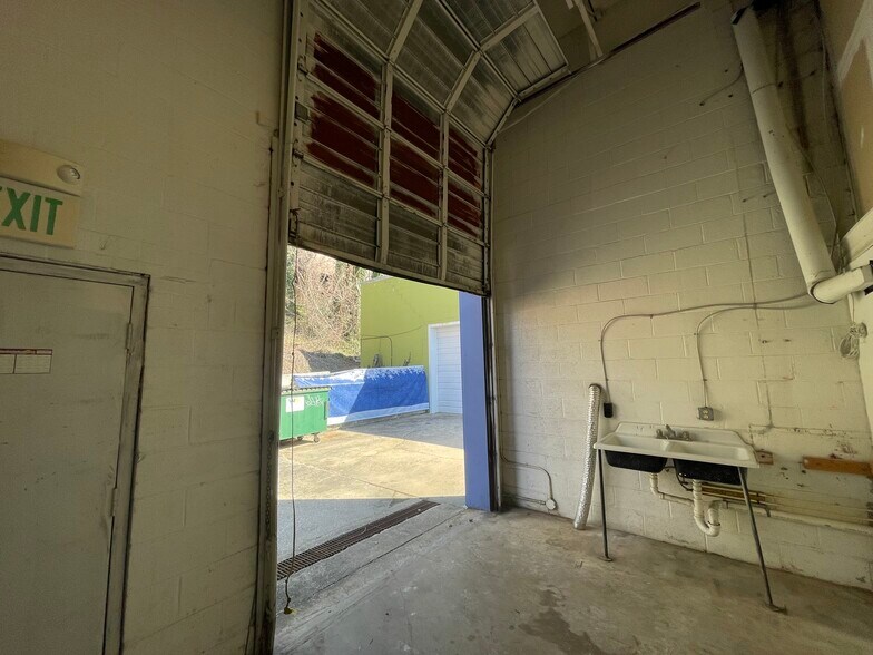 More Photos Of 3539 Clipper Mill Rd, Baltimore Warehouse For Sale