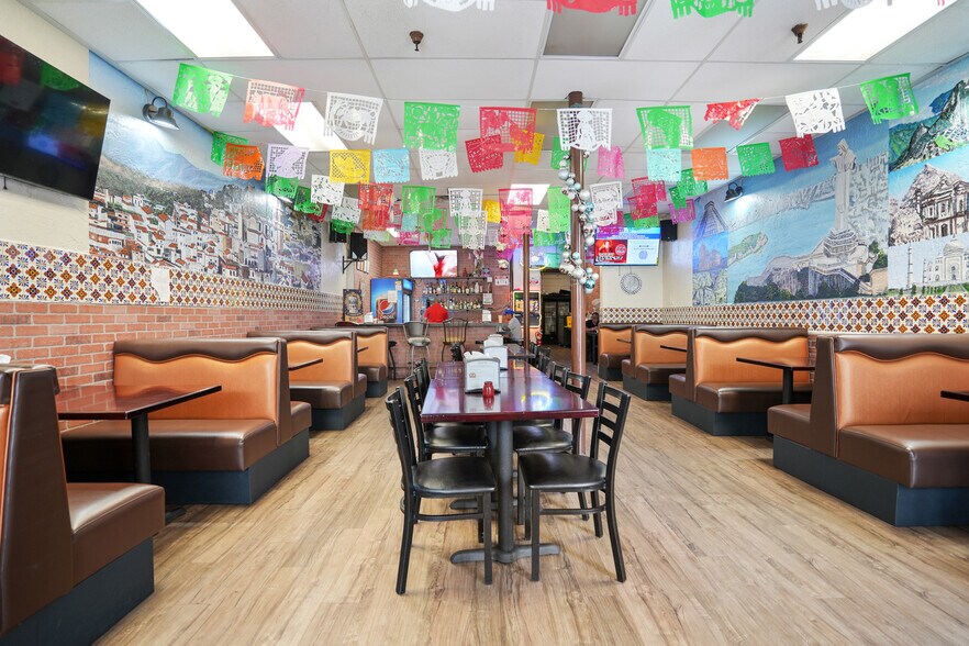 More Photos Of 104 E 4th St, Santa Ana General Retail For Sale