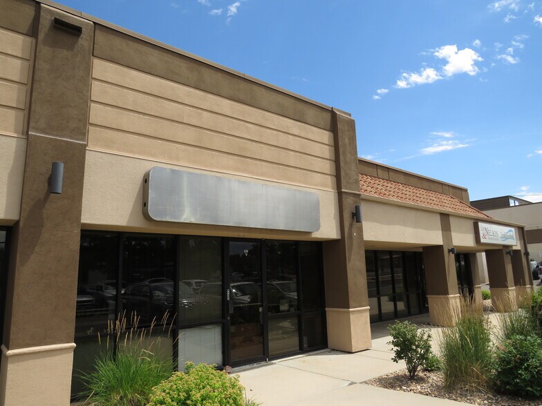More Photos Of 610 Garrison St, Lakewood Flex For Lease