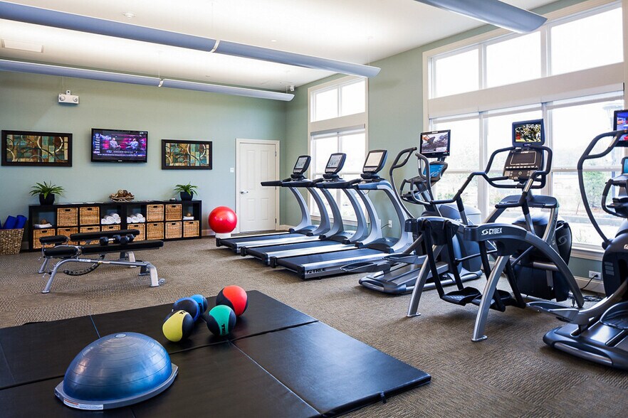 More Photos Of 200-220 Trotter Rd, Weymouth Apartments For Lease