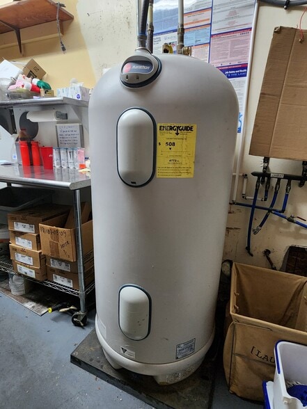 More Photos Of 604 W 7th St, Atlantic Storefront For Sale