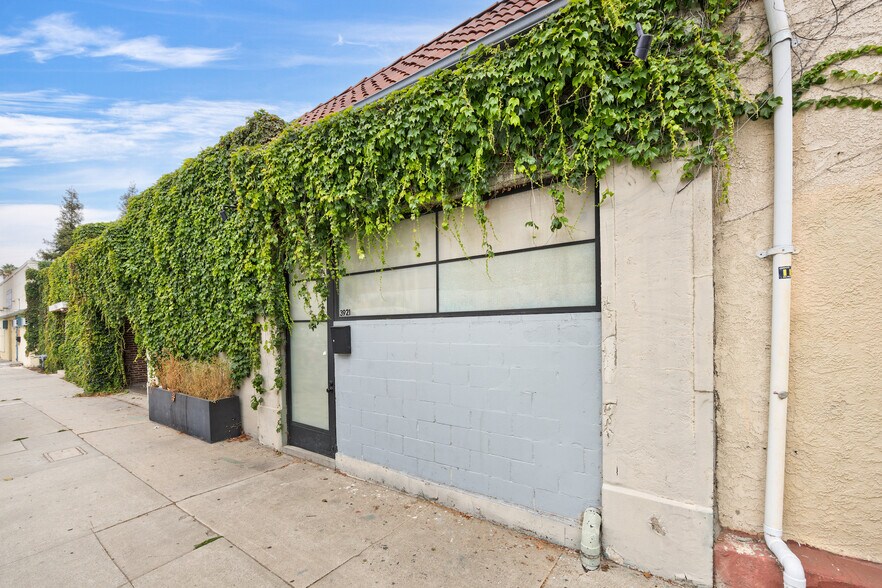 Primary Photo Of 3921 W Jefferson Blvd, Los Angeles Flex For Lease