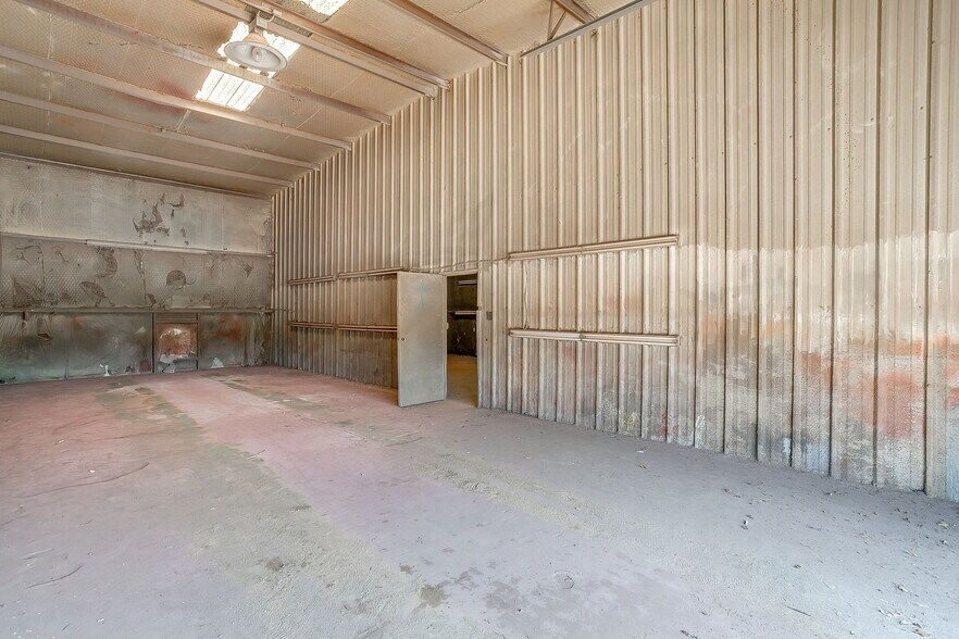 More Photos Of 3550 N Main St, Cleburne Industrial For Sale