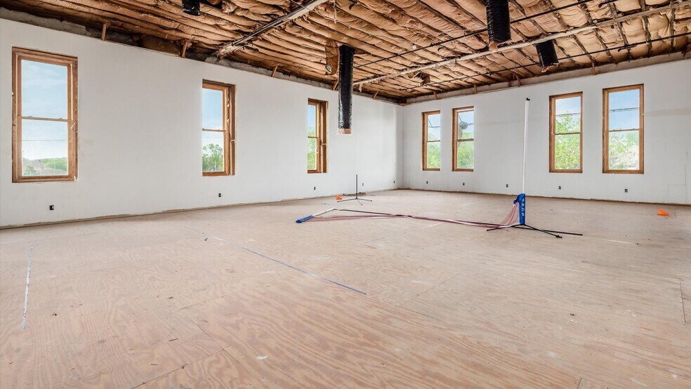 More Photos Of 701 Main St, Dresden Storefront For Lease