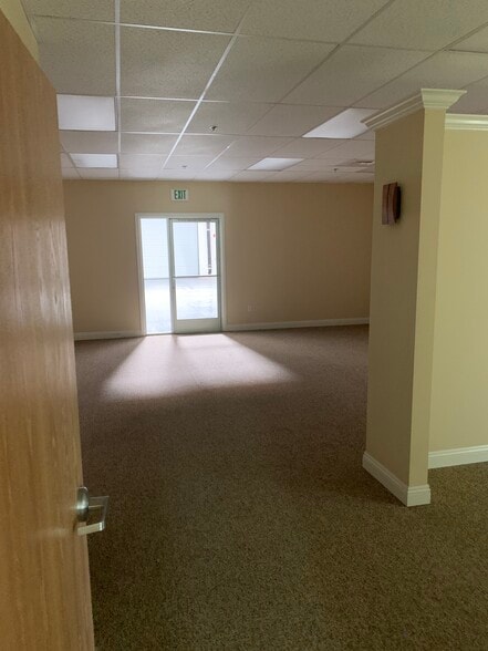 More Photos Of 3000 Bunsen Ave, Ventura Manufacturing For Lease