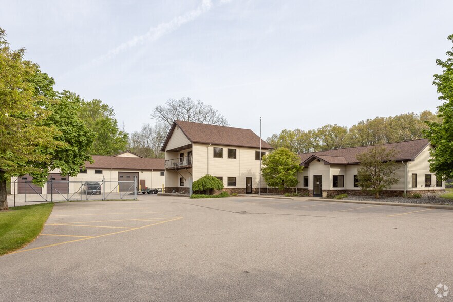 More Photos Of 310 Custer Dr, Battle Creek Medical For Sale