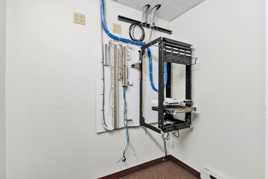 More Photos Of 114 Village Pl, Dillon Office For Sale