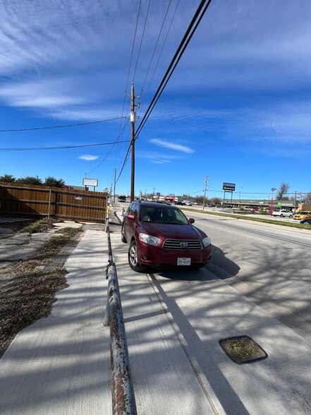 More Photos Of 3354 Mansfield Hwy, Forest Hill General Retail For Sale