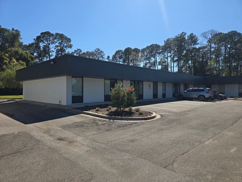 More Photos Of 1530 Kingsley Ave, Orange Park Unknown For Lease