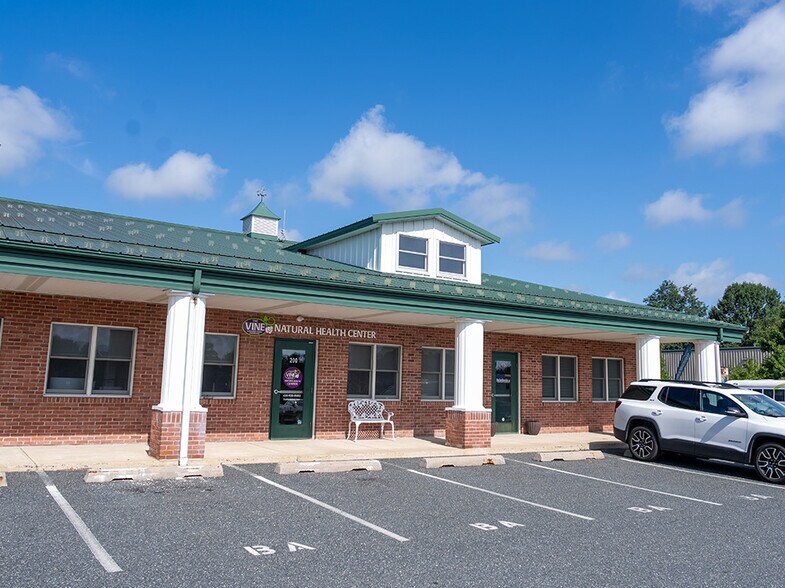 More Photos Of 9 Newport Dr, Forest Hill Office For Lease