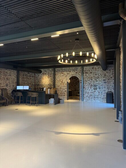 More Photos Of 301 1st St W, Sonoma General Retail For Lease