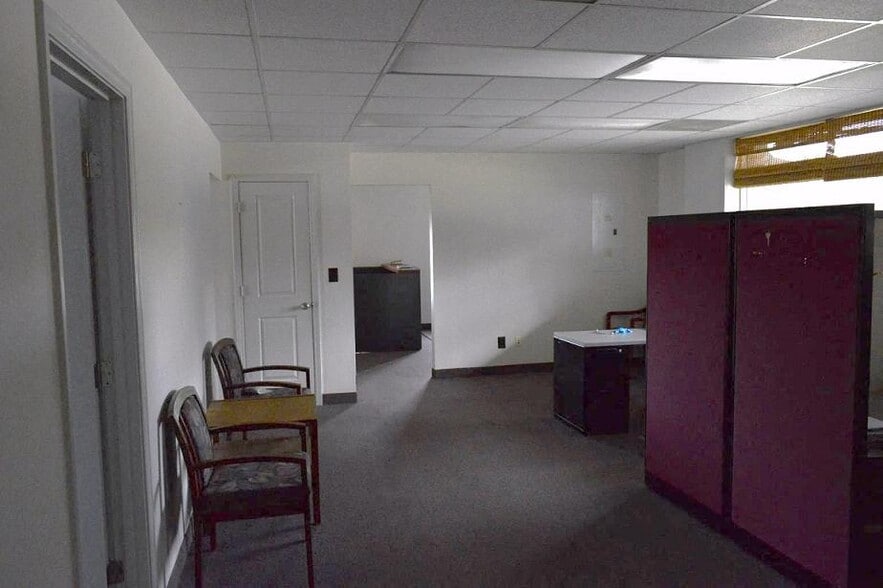 More Photos Of 339 City Lake Rd, Lexington Truck Terminal For Lease