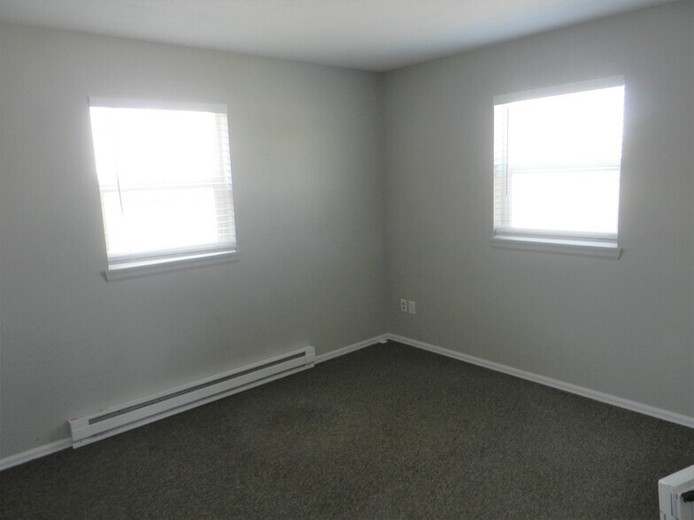 More Photos Of 445 Kristen Ct, Montrose Warehouse For Sale