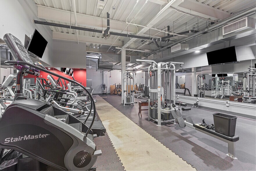 More Photos Of 100 Commerce Dr, Pittsburgh Office For Sale