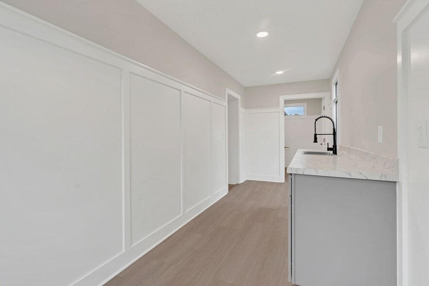 More Photos Of 709 Hart Ln, Nashville Office For Lease