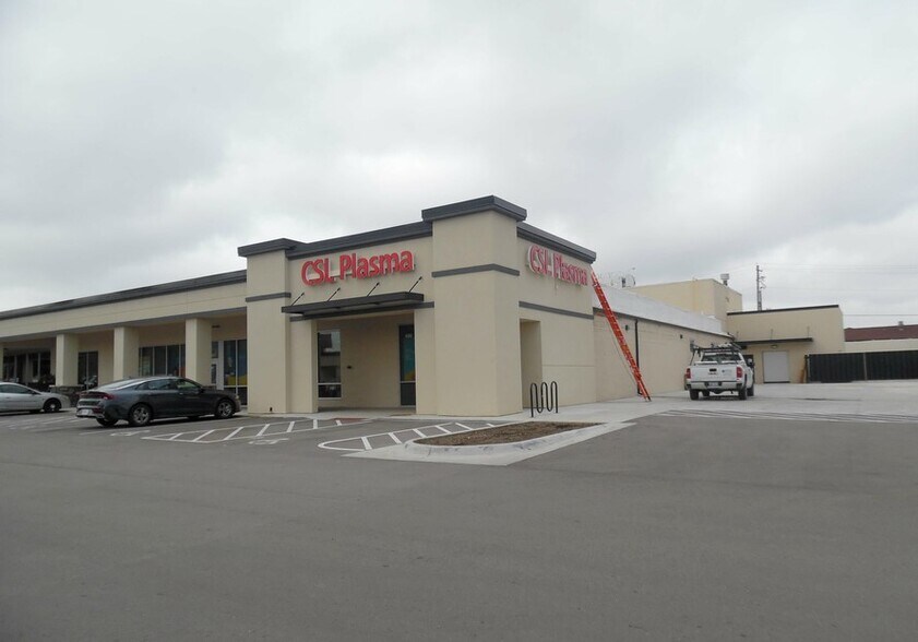 More Photos Of 2935 SW Topeka Blvd, Topeka Unknown For Lease