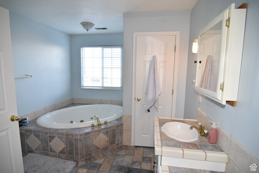 More Photos Of 555 W 300 S, Salem Office For Sale