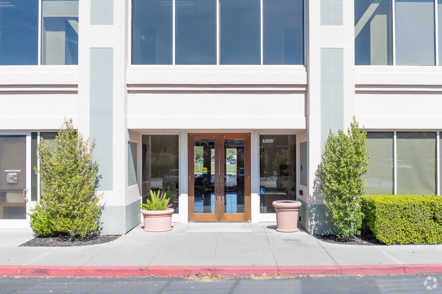 More Photos Of 1100 Main St, Woodland Medical For Lease