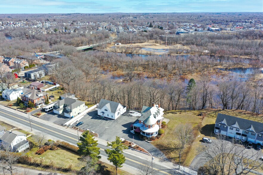 More Photos Of 1501 Lonsdale Ave, Lincoln General Retail For Sale