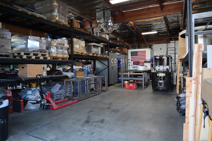 More Photos Of 1260 N Hancock St, Anaheim Showroom For Lease